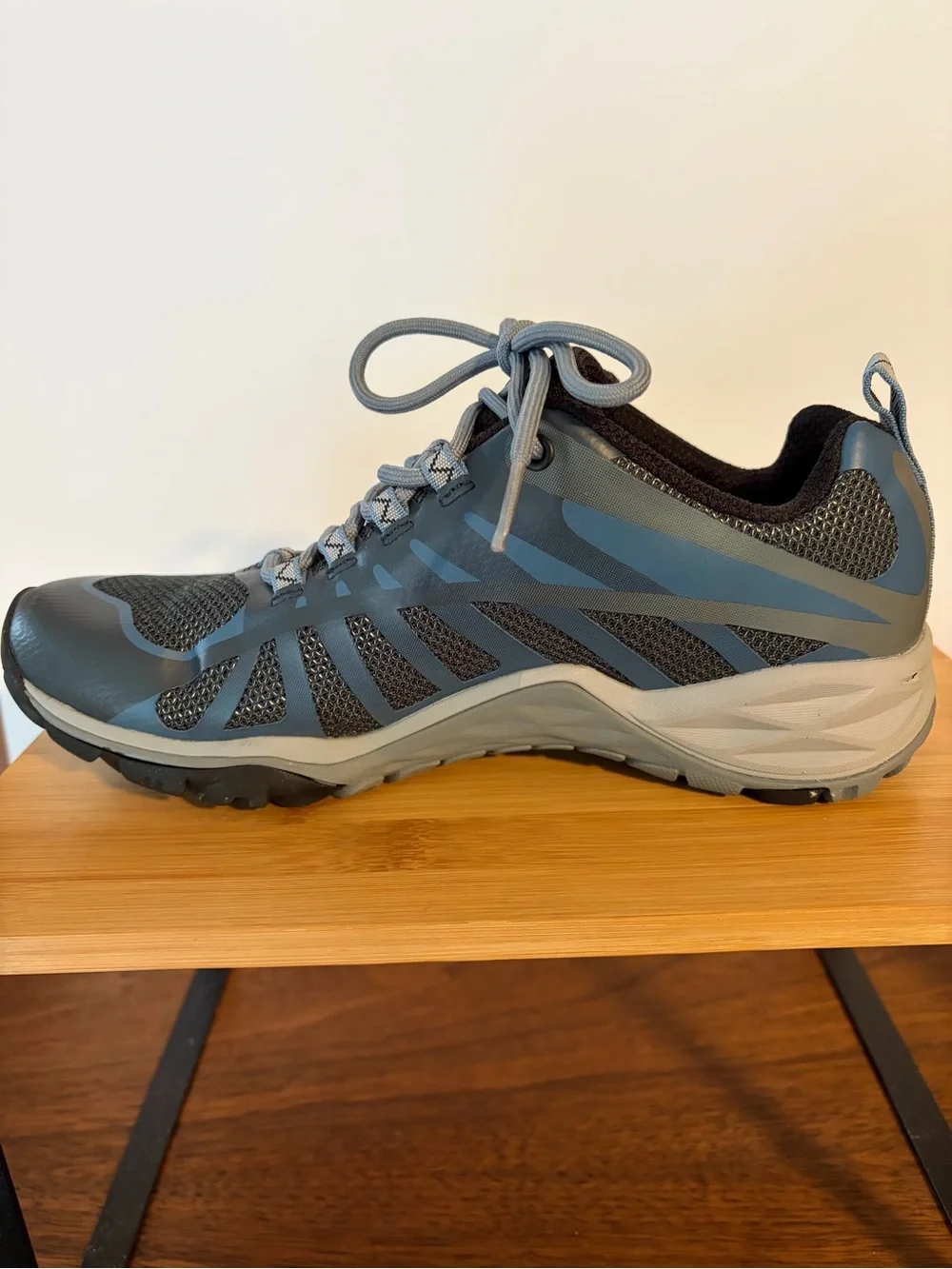 Merrell Women’s 6.5 Siren Edge Hiking Gray & Blue Trail Sneakers
